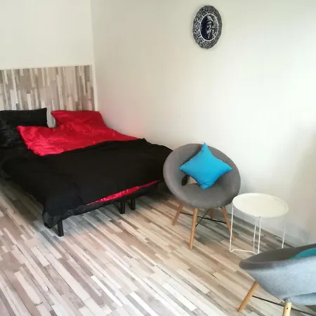 Oaza شقة ريفال