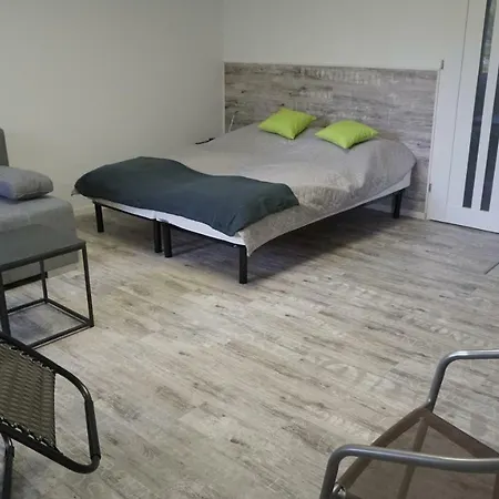 Oaza شقة ريفال