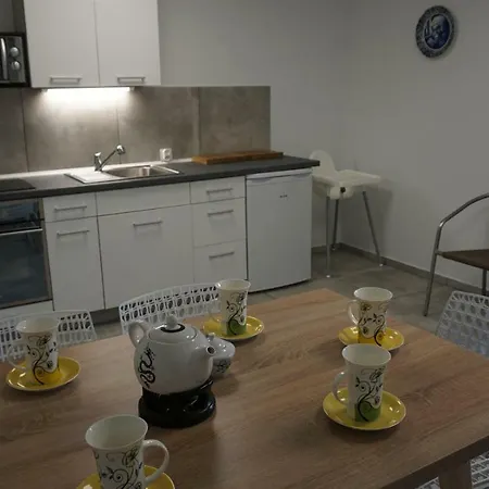 Oaza شقة ريفال